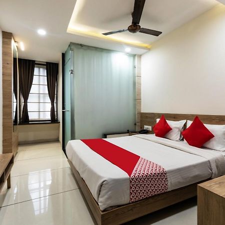Capital O 47403 Hotel Manjeet Бхопал Экстерьер фото