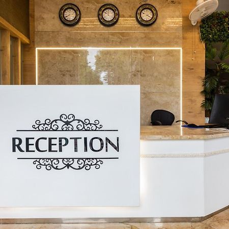 Capital O 47403 Hotel Manjeet Бхопал Экстерьер фото